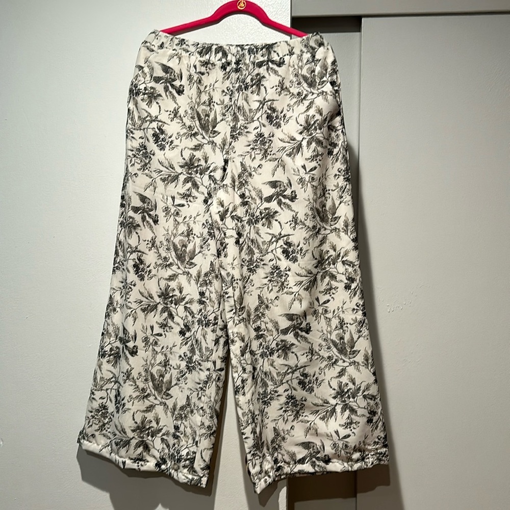 Express outfit with palazzo pants. Top large bottom medium